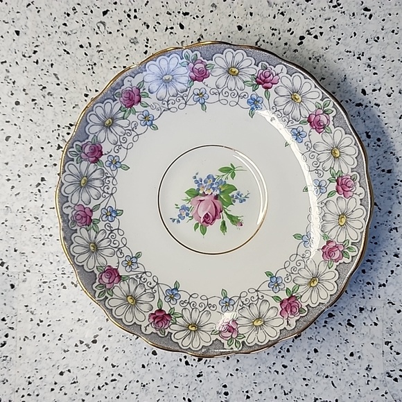 Rosina Bone China Vintage Teacup and Saucer - Picture 3 of 7